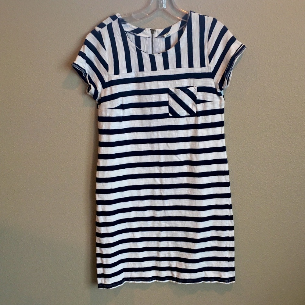 Old navy short sleeve dress.